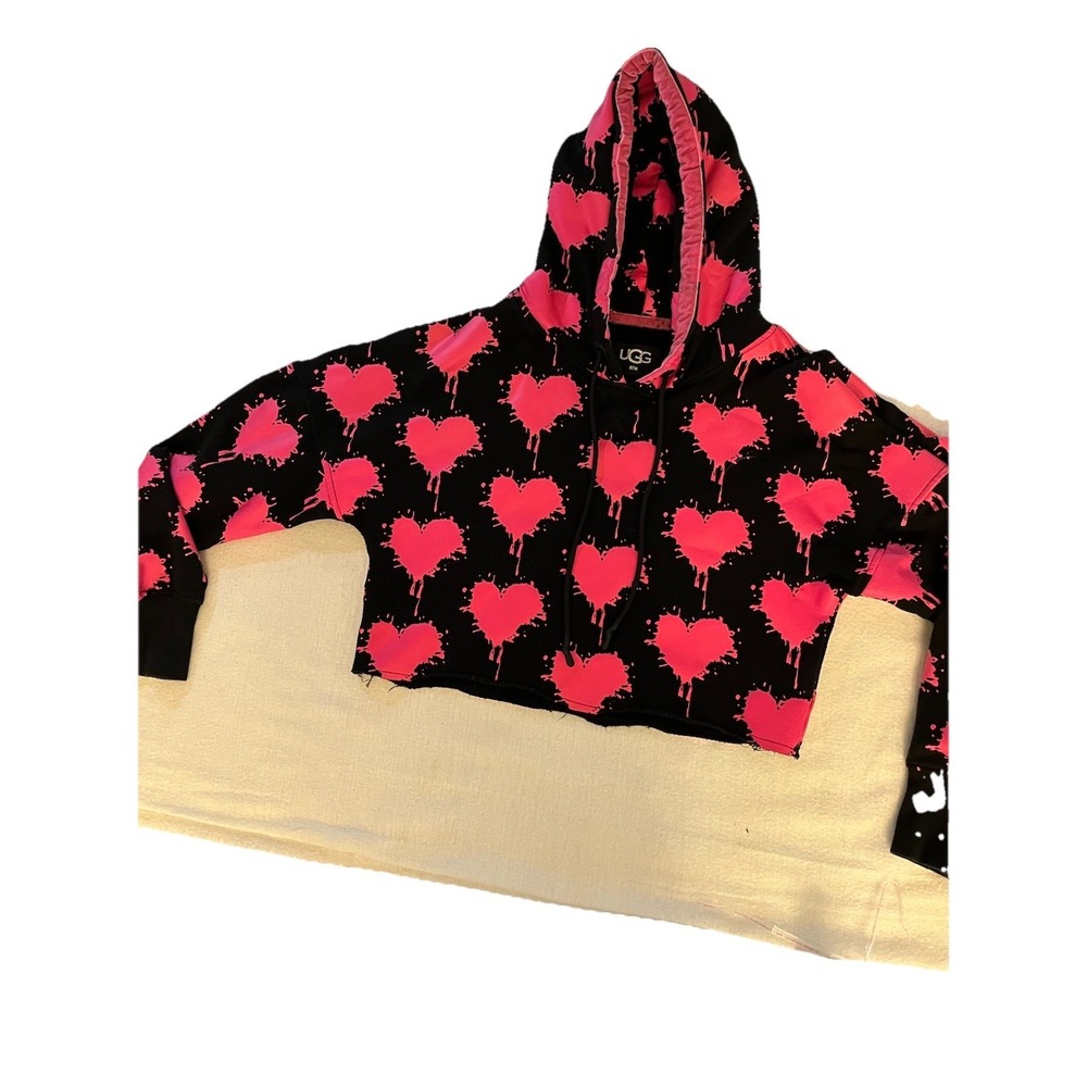 UGG Juniors Women Sz S Crop Hoodie Blk With Pink Hearts Elastic Cuff
